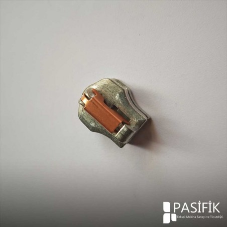 M81-3 ITALY -T/8 METAL DEMONTE KÜRSÖR